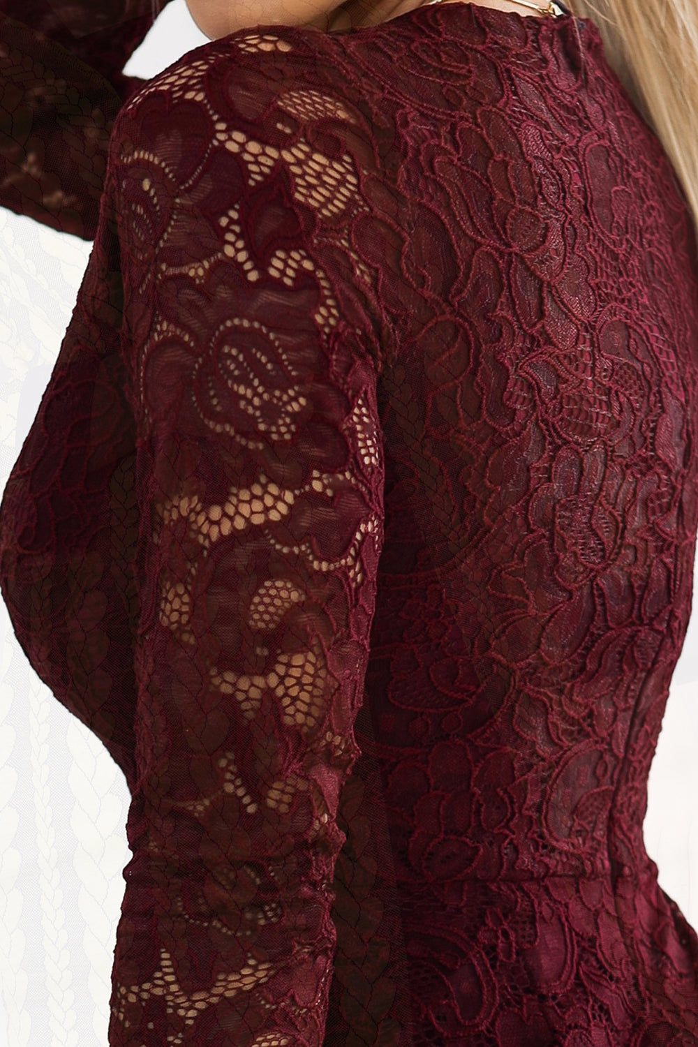 170-14 Lace dress with long sleeves and neckline - dark maroon