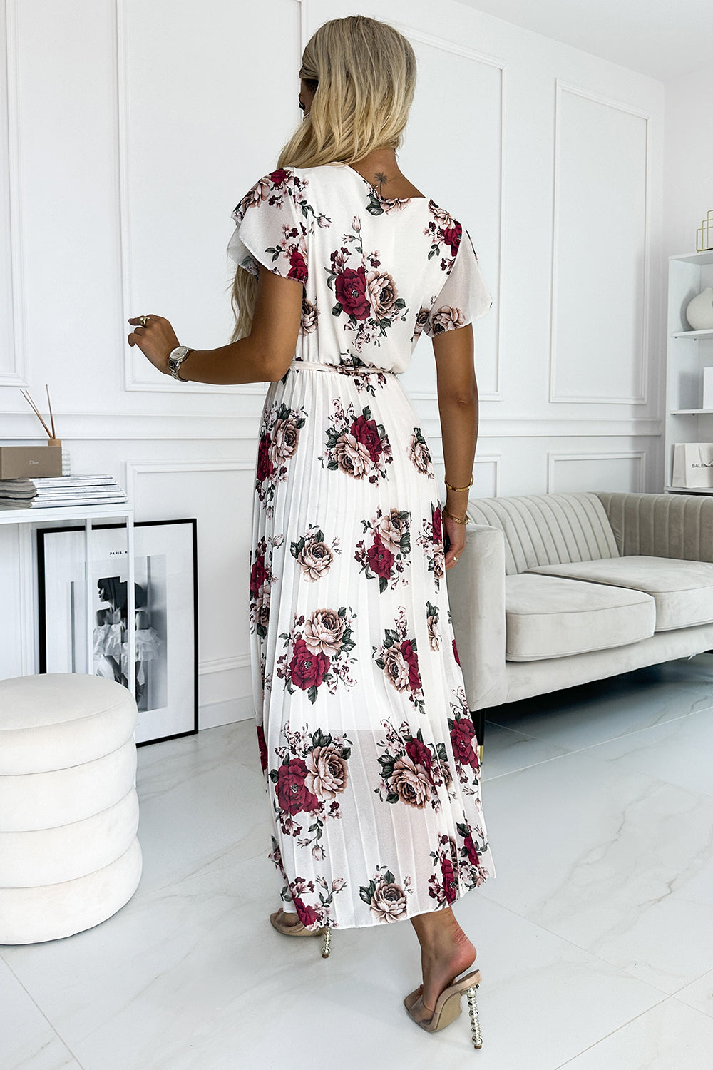 434-8 LISA Pleated midi dress with a neckline and frills - burgundy roses