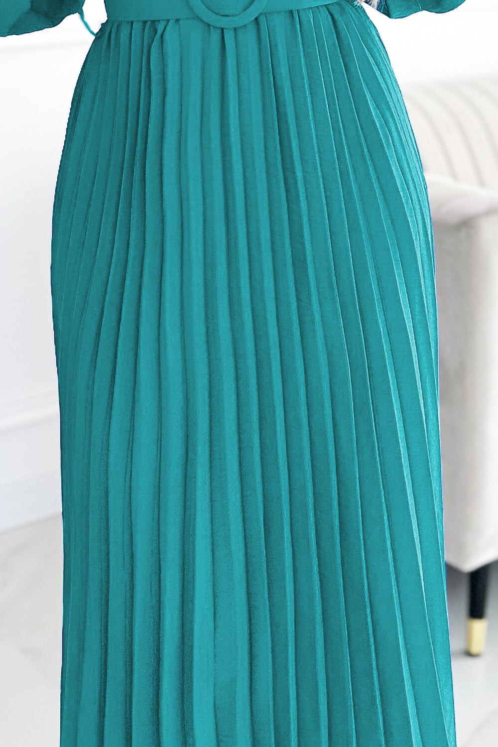 504-6 VIVIANA Pleated midi dress with a neckline; long sleeves and a wide belt - sea color